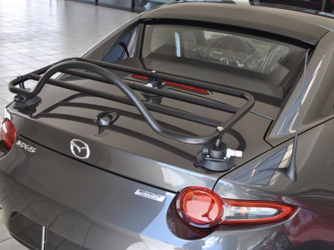 Mazda MX5 RF Gepäckträger. Revo-Rack Black - Spezifisches Modell für RF mit  hinterem Lippe-Spoiler.